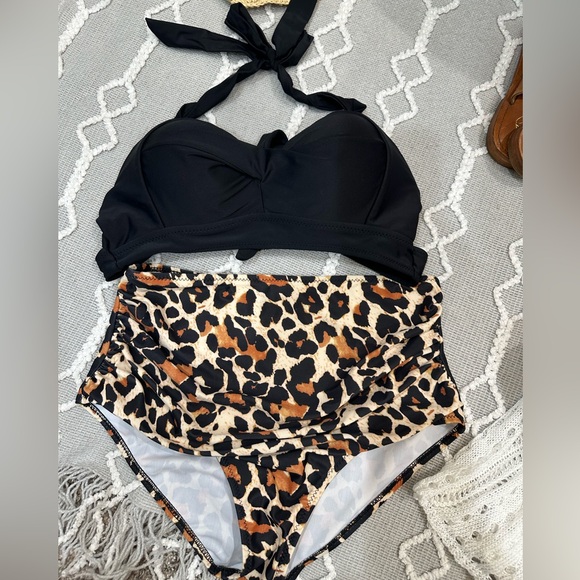 Vintage inspired high waisted bikini - Picture 2 of 8